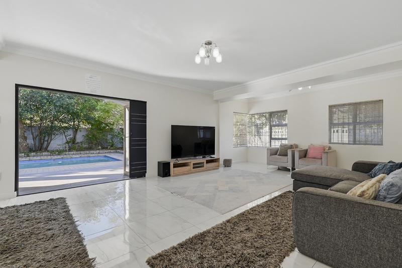 To Let 5 Bedroom Property for Rent in Pinelands Western Cape